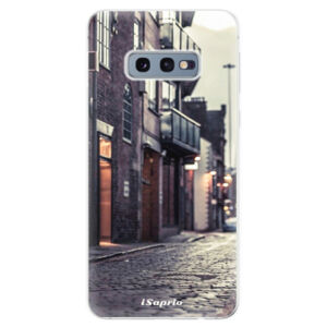Odolné silikonové pouzdro iSaprio - Old Street 01 - Samsung Galaxy S10e
